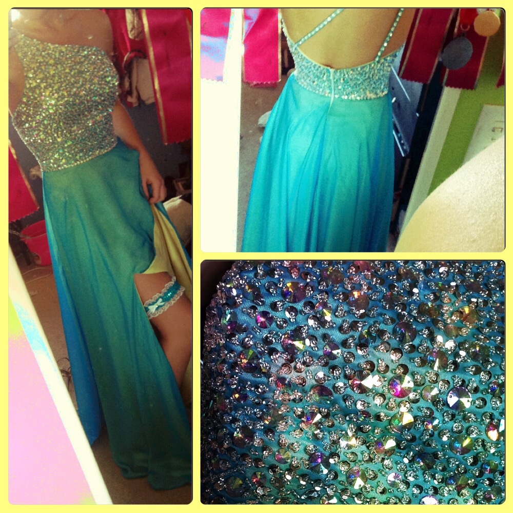 Mori Lee prom dress - Picture 3 of 5